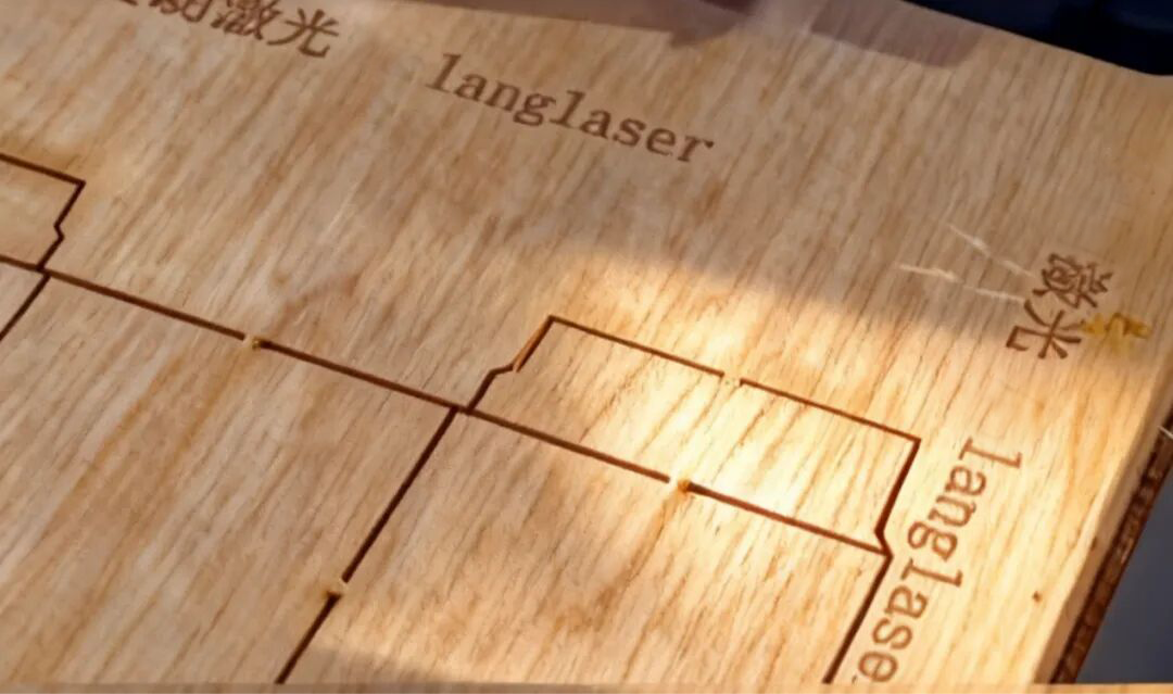 Истражување на безграничниот потенцијал на системите со ласерски ножеви!