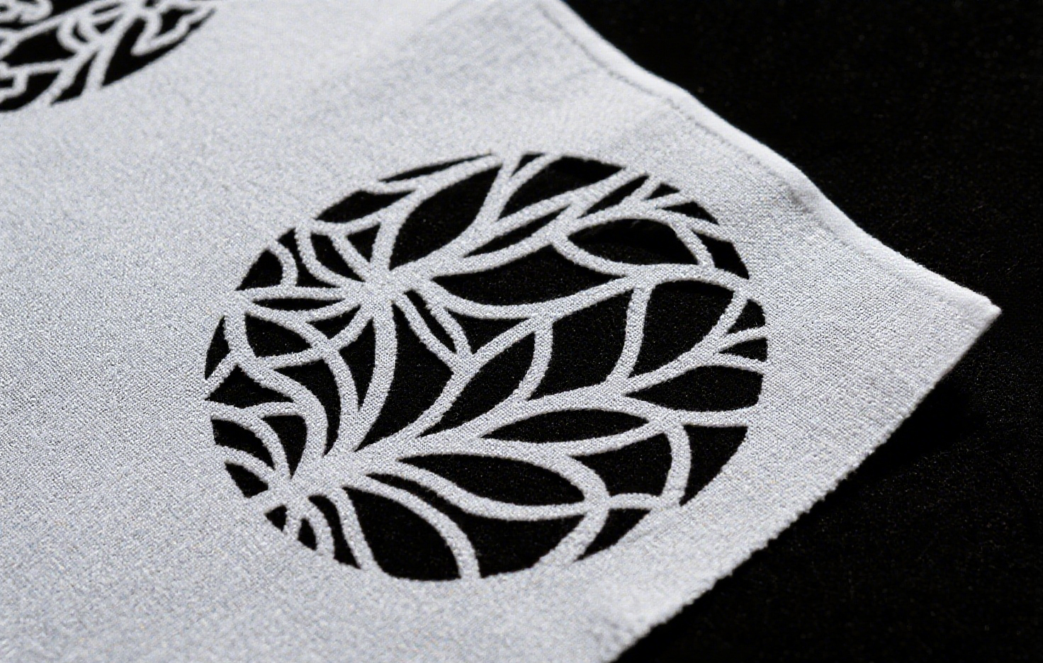 Што е систем за контрола на ласерско сечење со влакна?