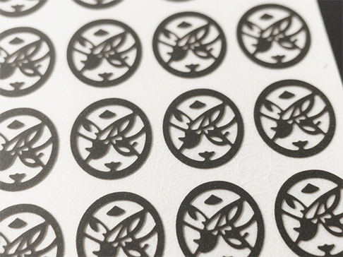 Зајакнување на производството со интелигентен контролер за ласерско сечење